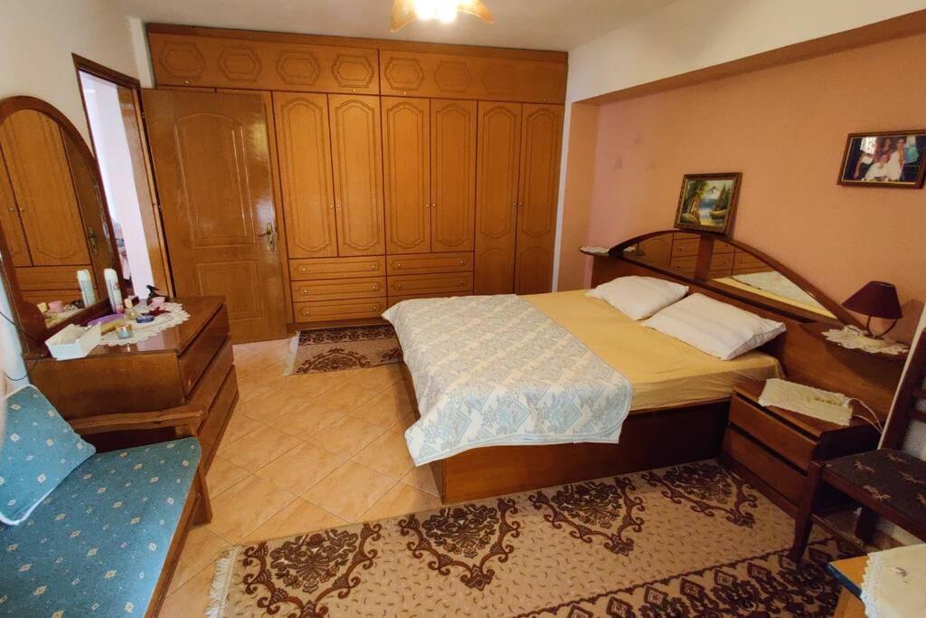 Huge Holiday Apartment For You ! Sarandë Eksteriør bilde